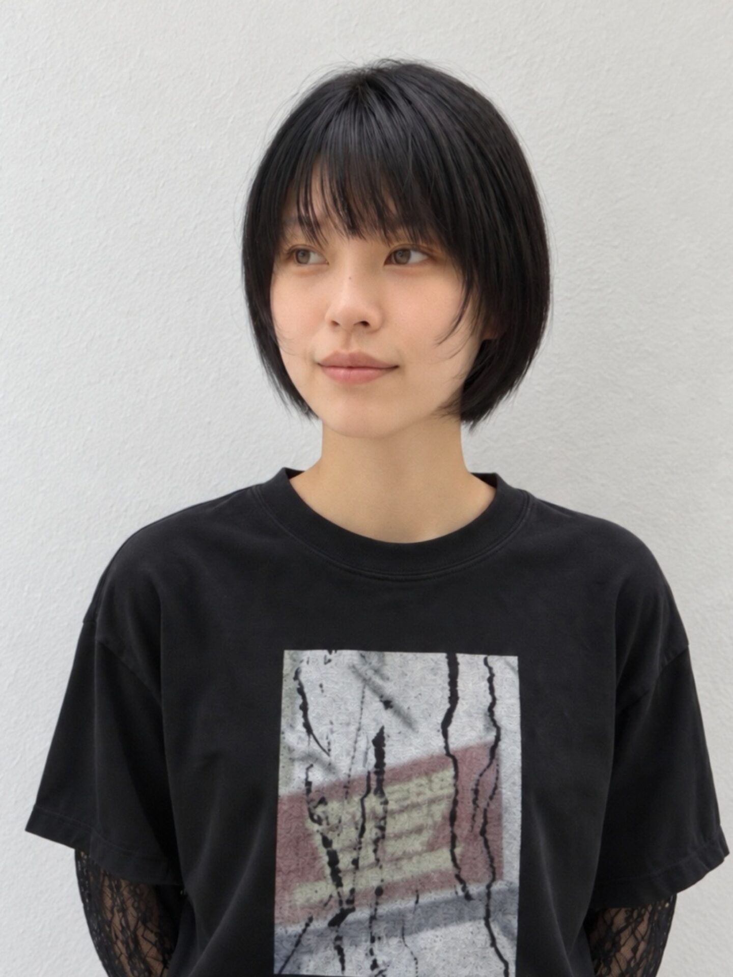 黒髪レイヤーショート 横から